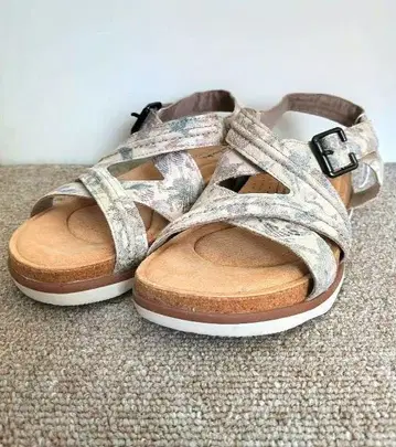 Clarks 클락스 샌들
