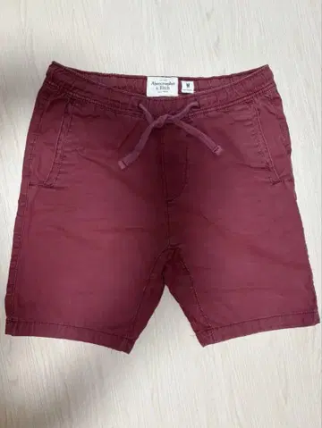 Abercrombie & Fitch 버건디 숏팬츠 M