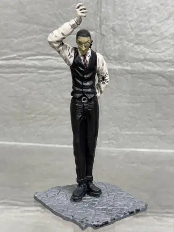 HELLSING 월터 피규어 중고 현상태