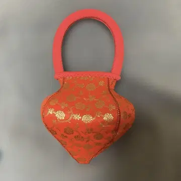 꽈리 같은 핸드백 금란 x 다이브 수트 원단