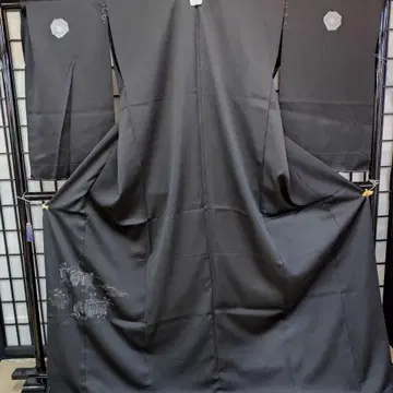 일본제 순수 실크 블랙 기모노 재고 처분 상품