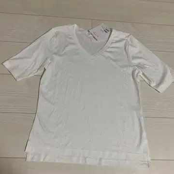 La boutique Bonbon V넥 티셔츠 S 사이즈 화이트