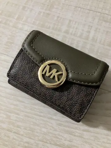 Michael Kors 3단 폴더형 지갑 올리브 그린