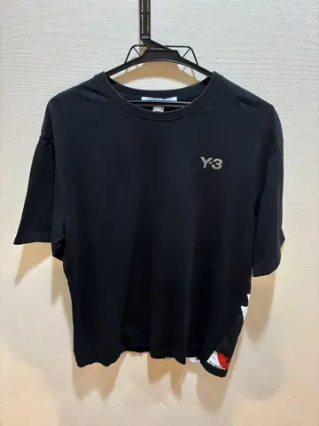 Y-3 블랙 셔츠 우치다 스즈메