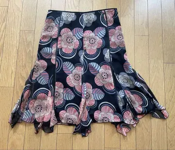 ZARA 실크 꽃무늬 무릎 기장 스커트