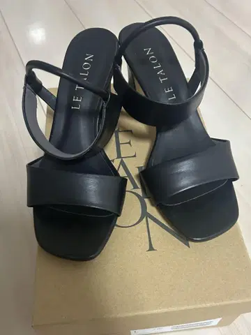 르탈론 스트랩 샌들 6cm