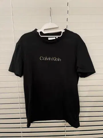 Calvin Klein 블랙 티셔츠 S 사이즈