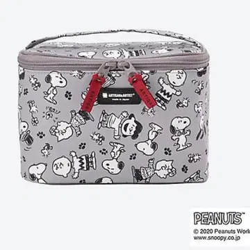 초레어 2020년 스누피 50개 한정 얇은 타입 메이크업 가방 완판템
