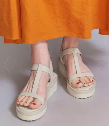 뷰티 앤 유스 샌들