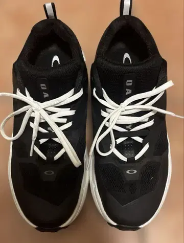 Oakley 블랙 스니커즈, size 28.5