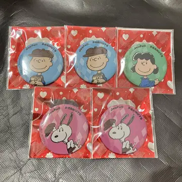 Joyfull x PEANUTS 캔뱃지 모음