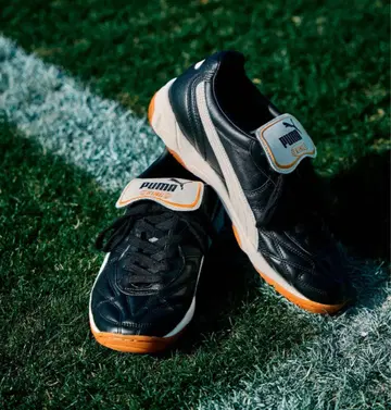 미사용 새상품 PUMA KING INDOOR 푸마 킹 인도어