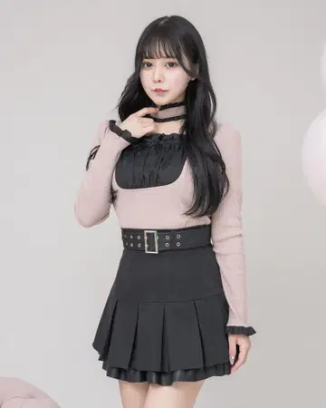 [미사용] pium 피움 가죽 벨트 플리츠 미니 스커트 블랙