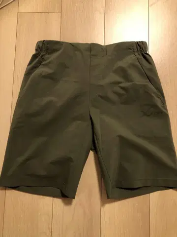 CW-X 숏팬츠 M 사이즈 올리브