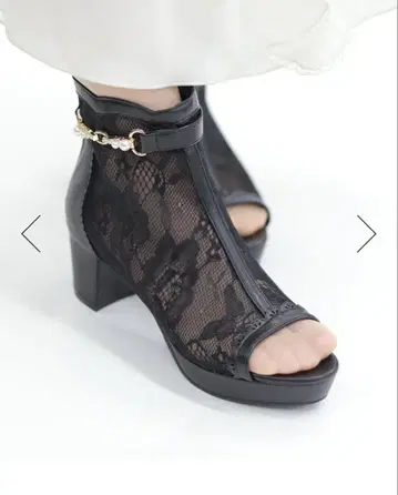 axes femme 오픈토 레이스 부츠 M 사이즈