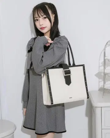 pium 파이핑 벨트 스퀘어 토트백