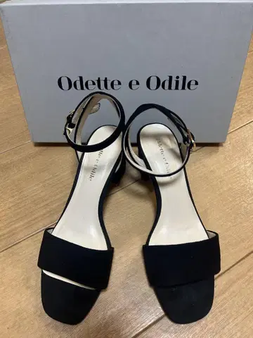 Odette e Odile 블랙 샌들 22.5cm