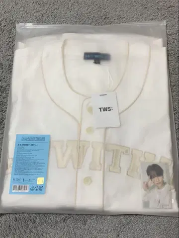 TWS 투어 굿즈 자켓