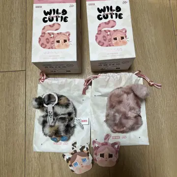POP MART CRYBABY WILD BUT CUTIE 2점