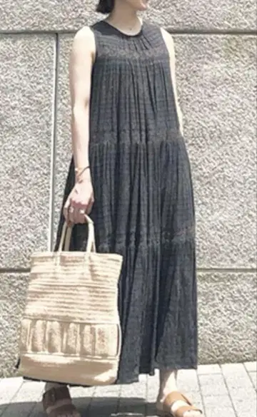 미사용 Sara Malika 슬리브리스 롱 원피스 블랙
