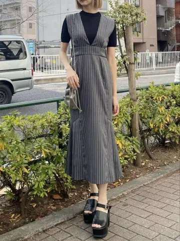 MURUA 무루아 사이드 턱 오버롤 스커트