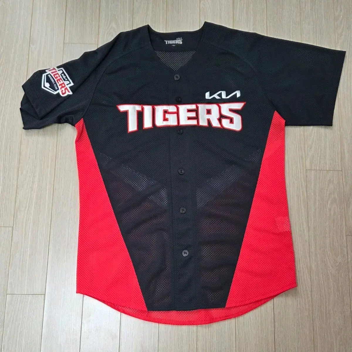 Kia Tigers Replica Uniform (No Marking) on Bunjang Global Site.
