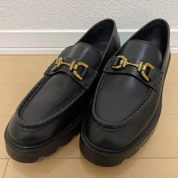 [미사용에 가까움] ZARA 자라 비트 로퍼 블랙