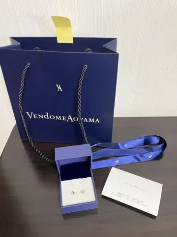 Vendome Aoyama 다이아몬드 귀걸이 말발굽 호스슈