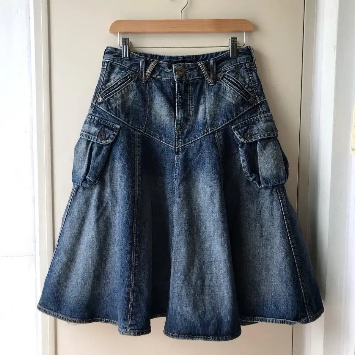 【BAON】Zenki Vintage Washing Pleated Denim Midi Skirt Midi Vintage Wash Pleated Denim Skirt!!! on Bunjang Global Site.