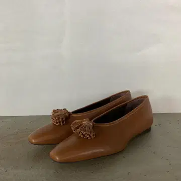 미사용 새상품 LAURENCE 플랫슈즈 (25cm)