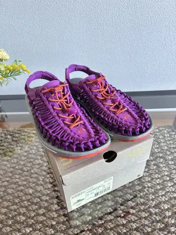 [미사용] KEEN UNEEK 23.5cm 킨 유니크 샌들