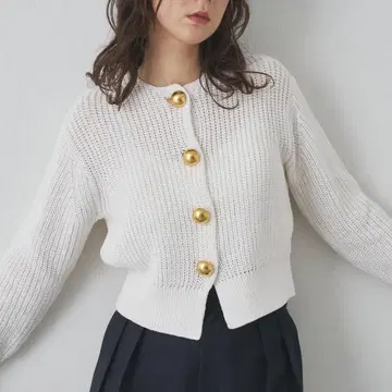 새상품 드로잉 넘버즈 빅 버튼 크루 가디건 사이즈 38 화이트