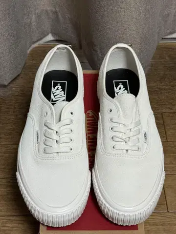 반스 어센틱 44 LUG DX 화이트 US11 26cm