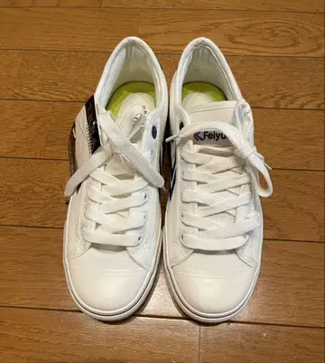 Feiyue 화이트 스니커즈