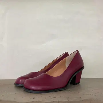 미사용 새상품 LAURENCE 청키힐 펌프스 (24cm)