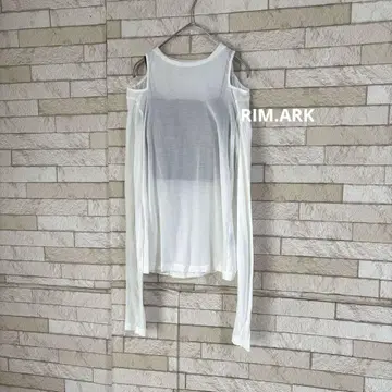 RIM.ARK 림아크 커팅 디자인 상의 시어 긴팔 화이트