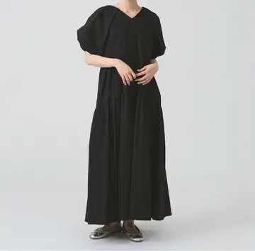Ray BEAMS 축구 퍼프 슬리브 V넥 원피스 블랙