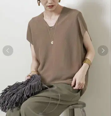 가격 인하! UNITED ARROWS 백 볼륨 프렌치 슬리브 니트