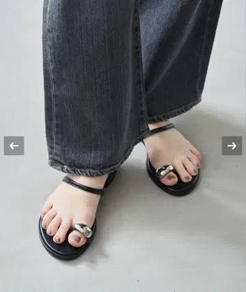 LE TALON 메탈 썸 반지 샌들 블랙