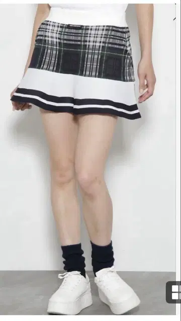 가격 인하. NBBWEEKEND 스커트 택 포함 미사용 새상품