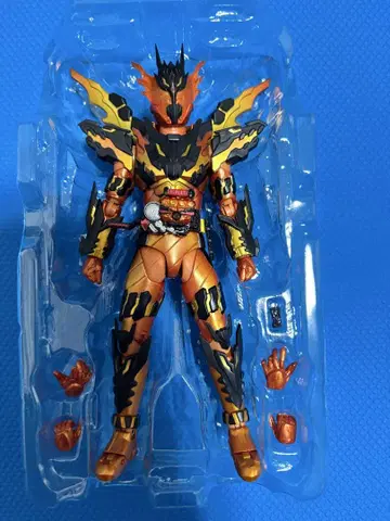 S.H.Figuarts 가면라이더 크로즈 마그마