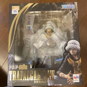 트라팔가 로 P.O.P 피규어