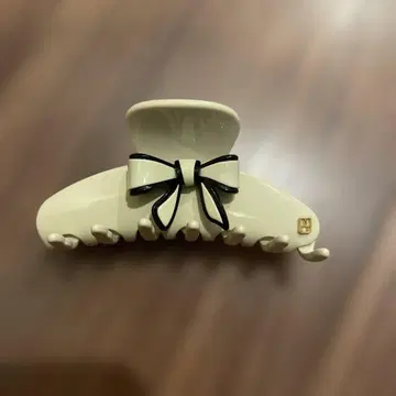 아이보리 리본 포함 헤어 클립 약 10cm
