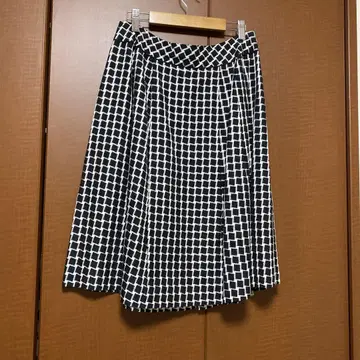 플레어 스커트 흰검 체크 무릎 기장