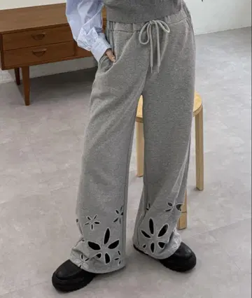w closet 플라워 아일렛 스웨트 팬츠