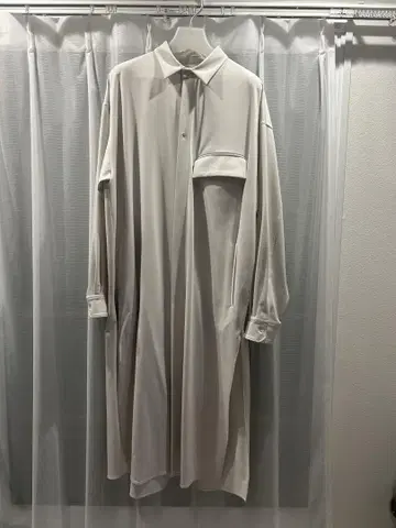 CULLNI 화이트 롱 셔츠