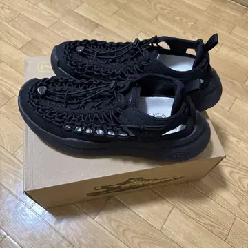 KEEN UNEEK WK 26.5cm