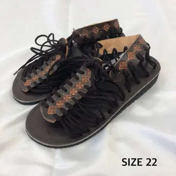 새상품급 브라운 프린지 샌들 사이즈 22