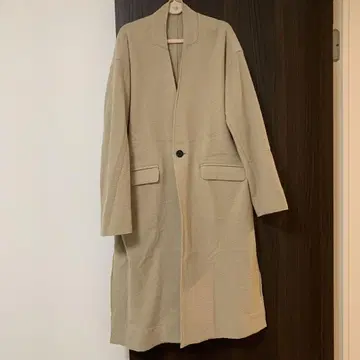 투모로우랜드 맥피 노카라 코트
