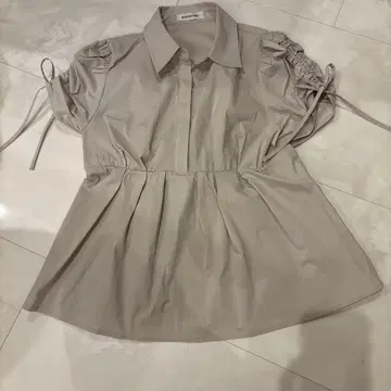 내추럴 뷰티 베이직 반팔 셔츠 허리 개더